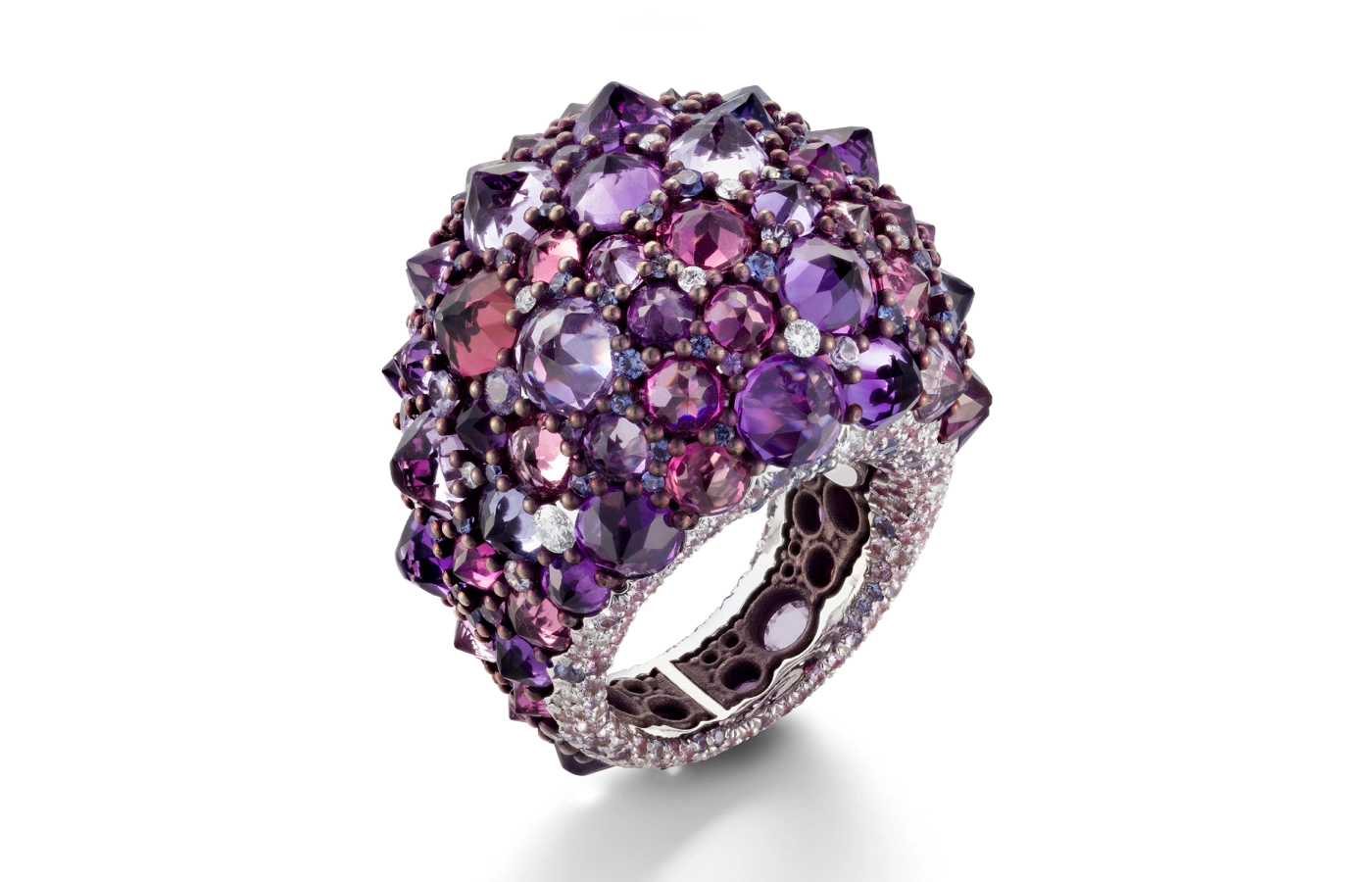  Mattioli Reve_r ring with pink and purple sapphires, tourmalines, iolites, amethysts and white diamonds in 18k white gold and titanium