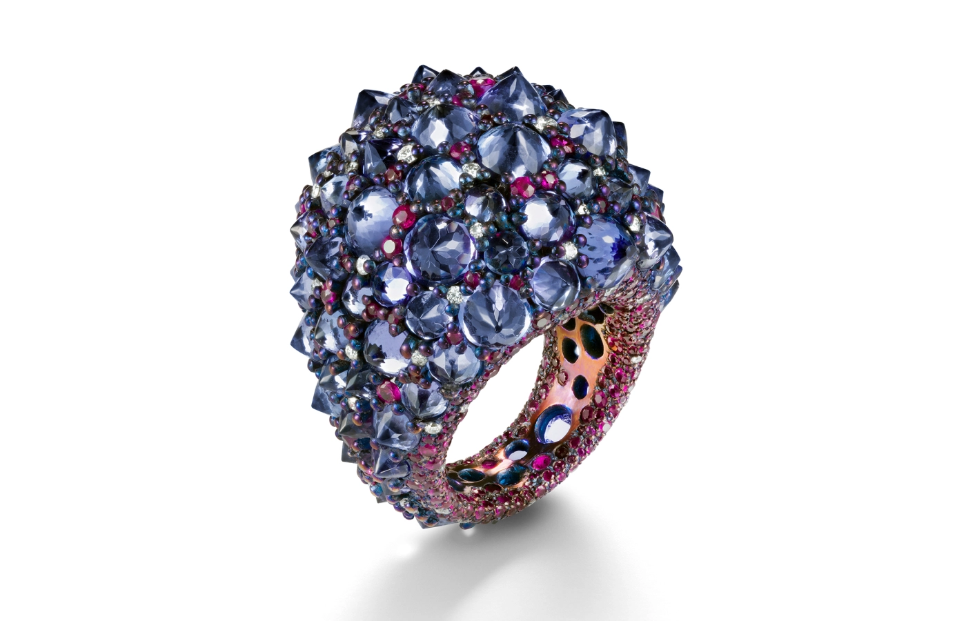  Mattioli Reve_r ring with tanzanites, white diamonds and rubies in titanium