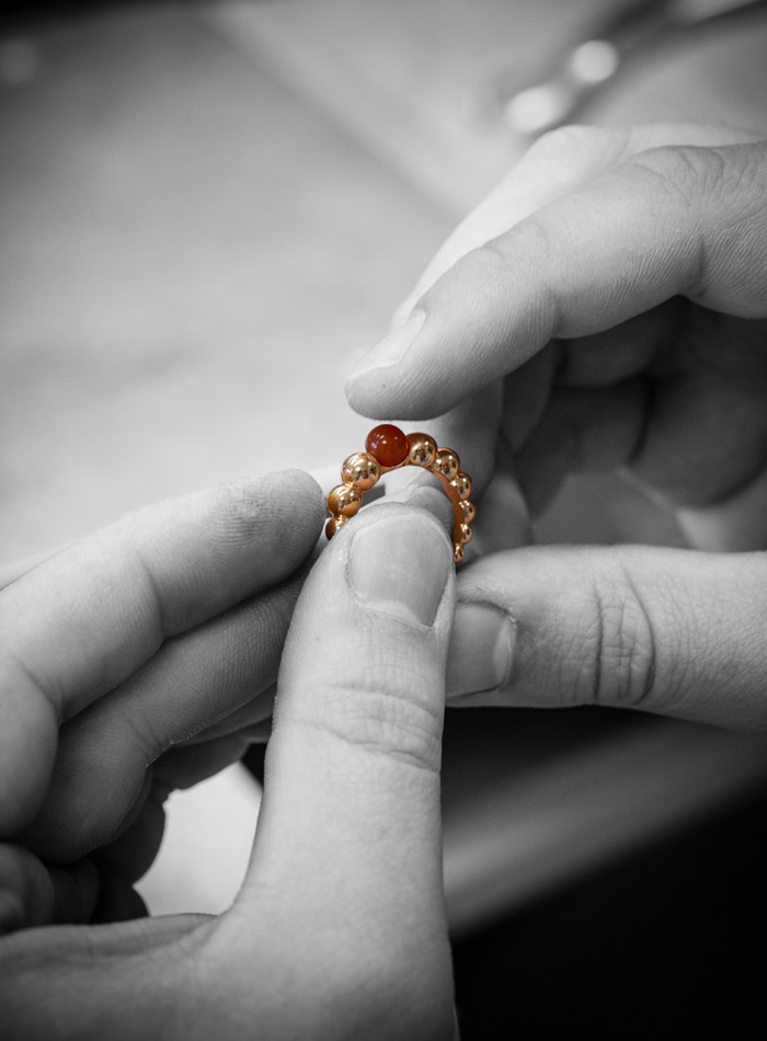 Van Cleef & Arpels Perlee ring in the making