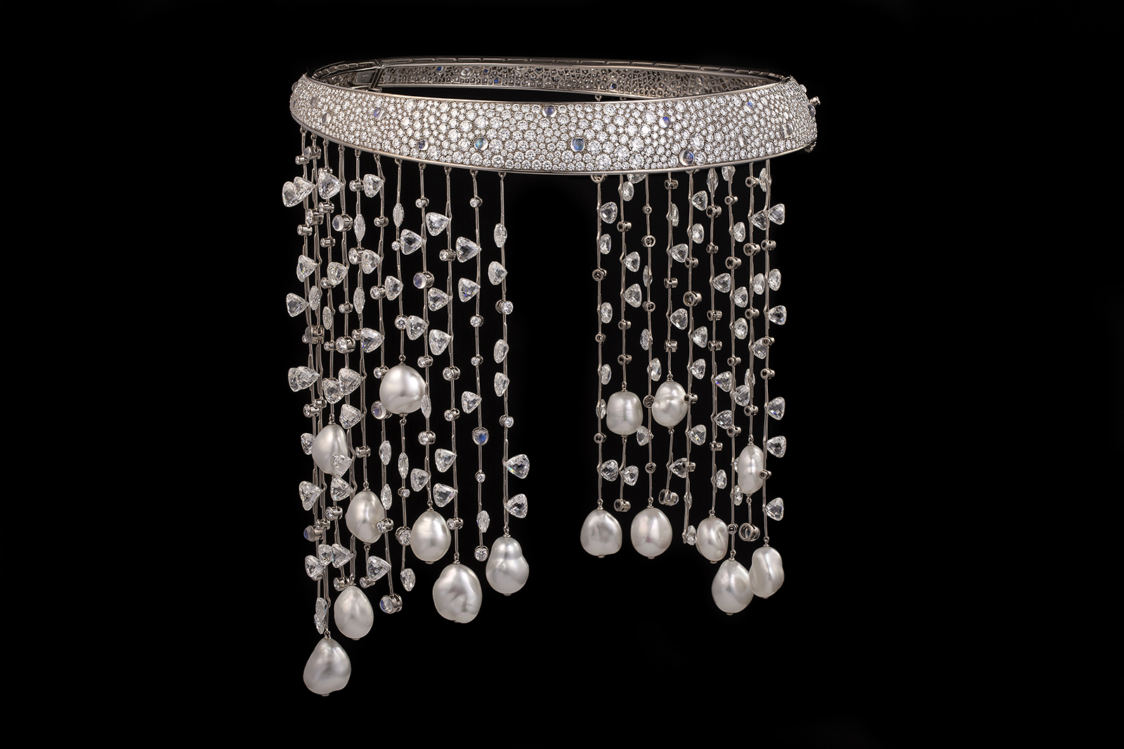  Hyppolyta necklace by Maison M with taviz diamonds, moonstones and Keshi pearls