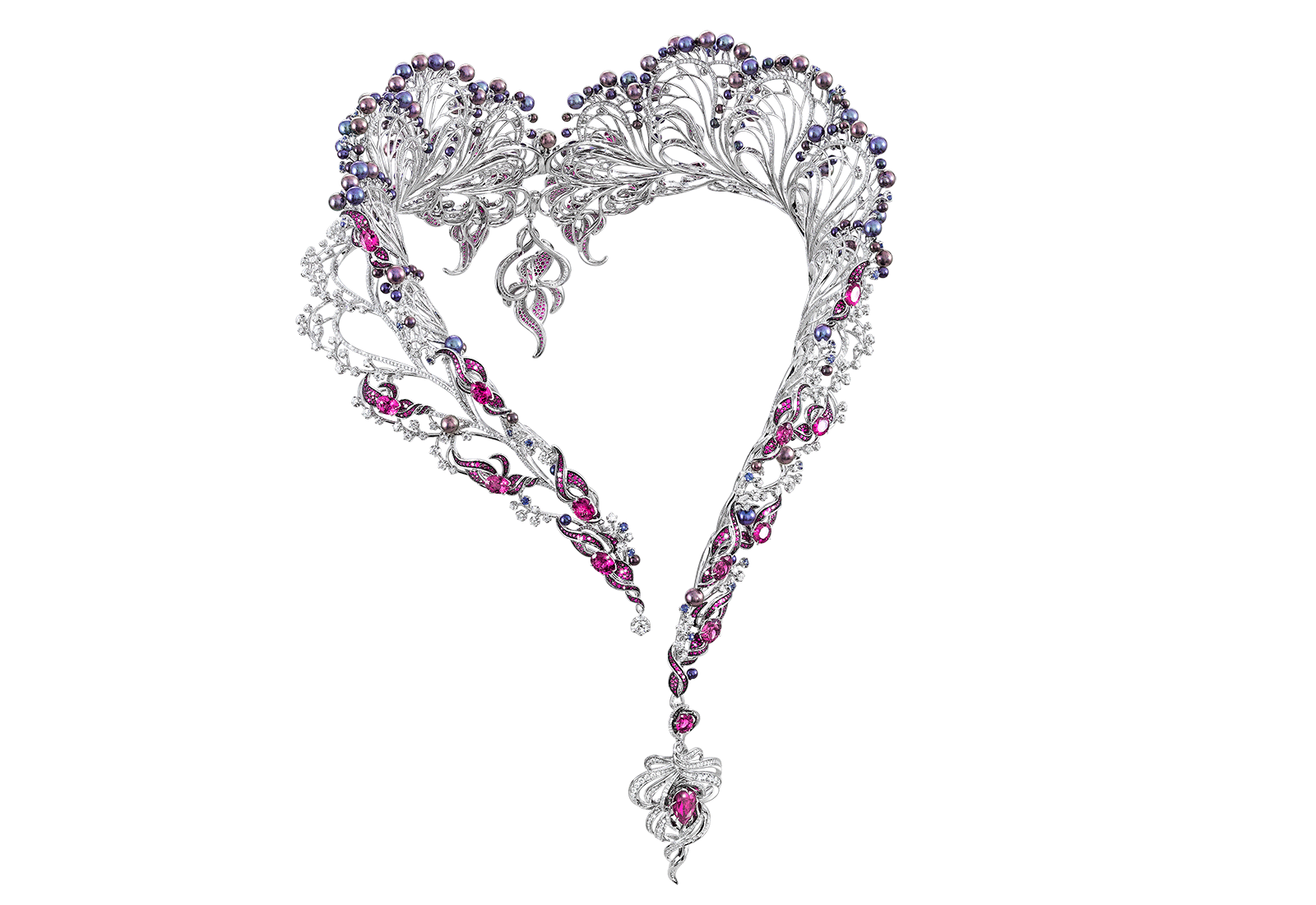  The necklace “Moon Blossom” by RINGO