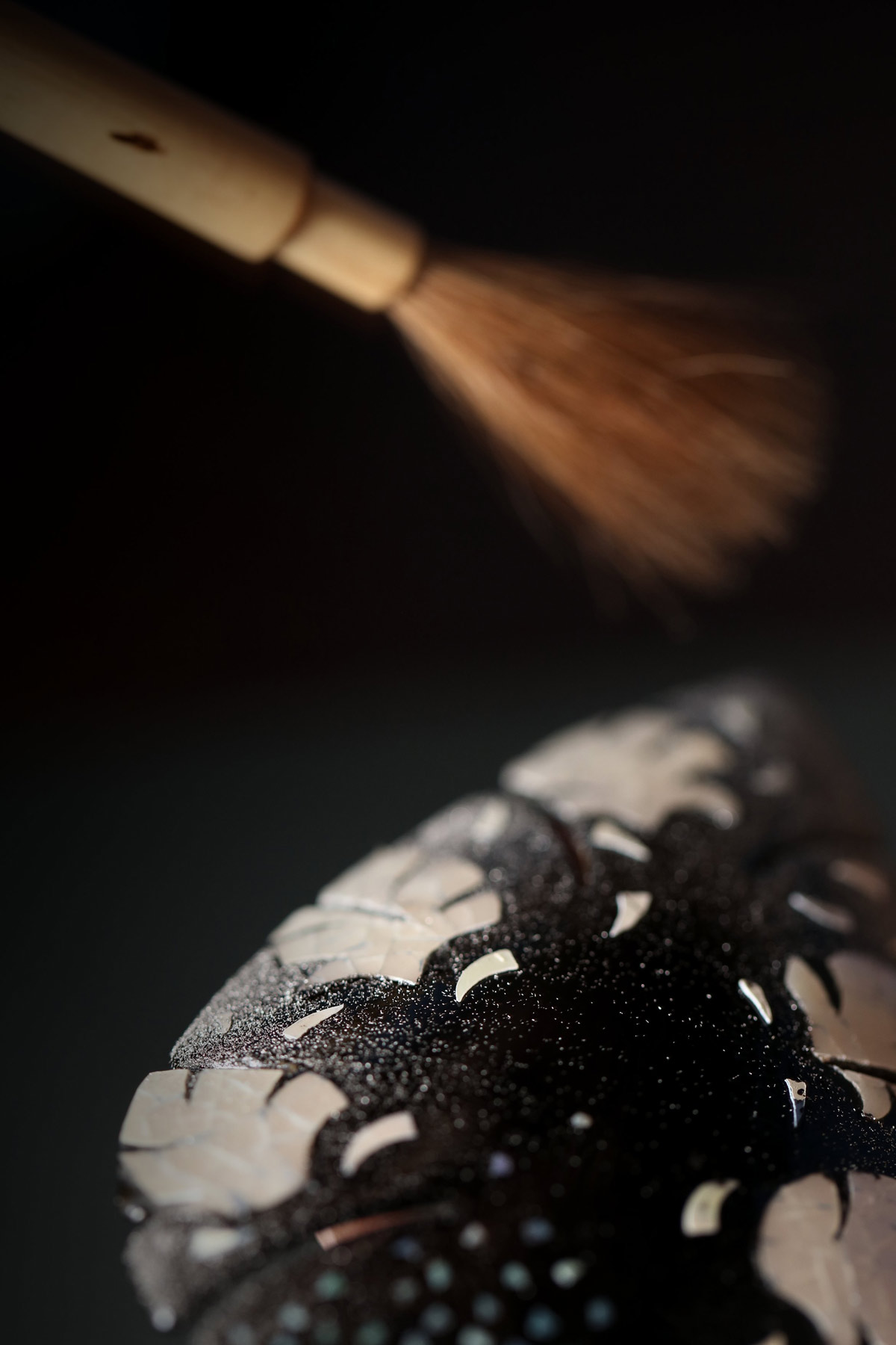  Platinum dust sprinkled over Plume de Chanel necklace according maki-e technique