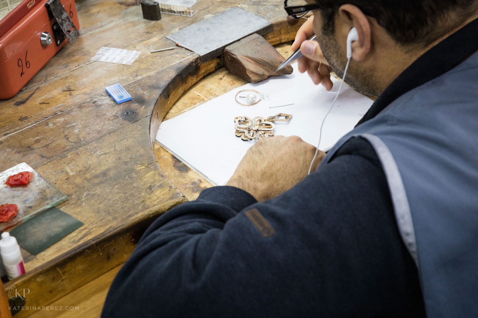  House of Tabbah jeweller at work. Photographer: Simon Martner