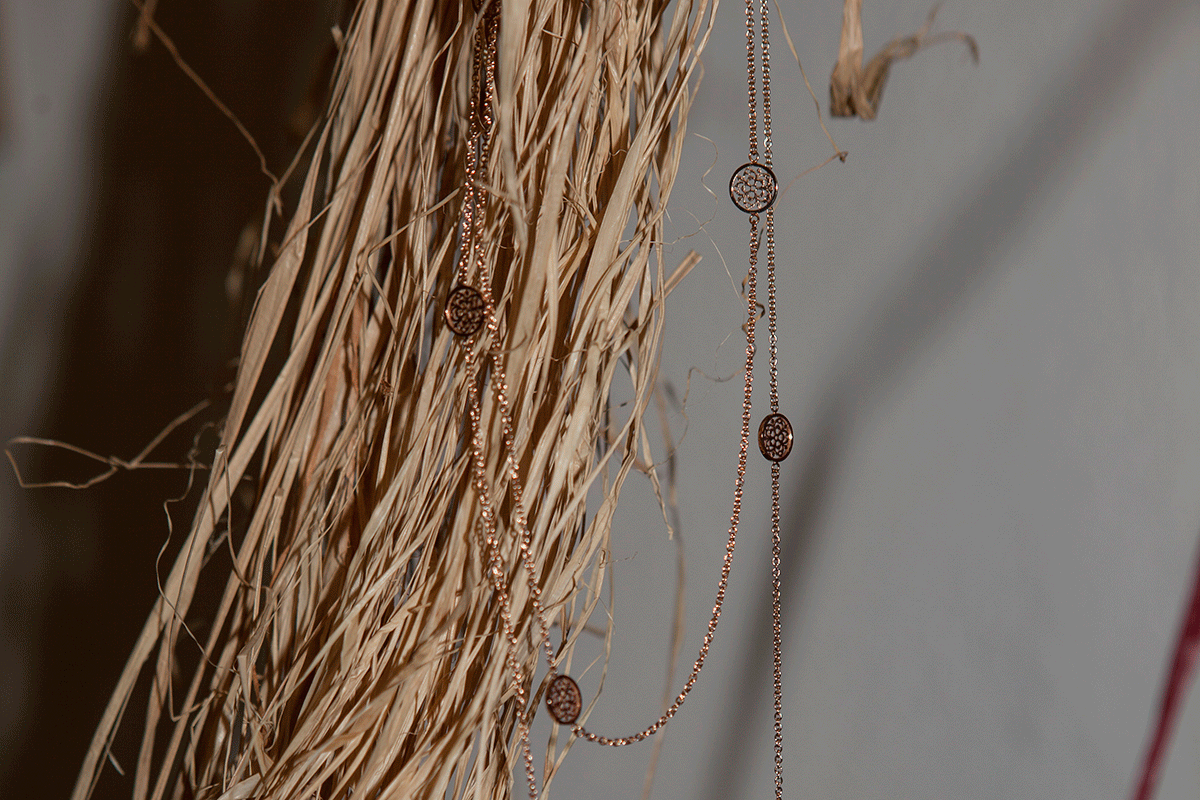  Necklace from the Anis Flower collection 
