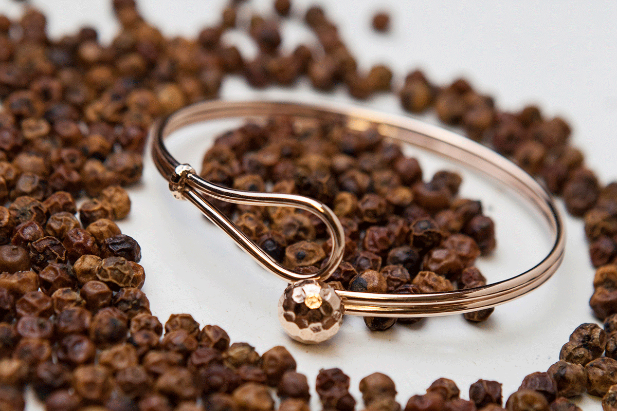 Red gold bangle from the Pepper collection 