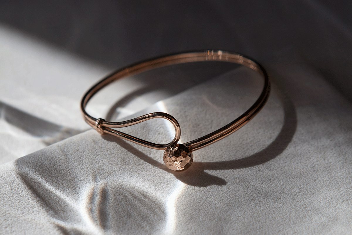  Red gold bangle from the Pepper collection 