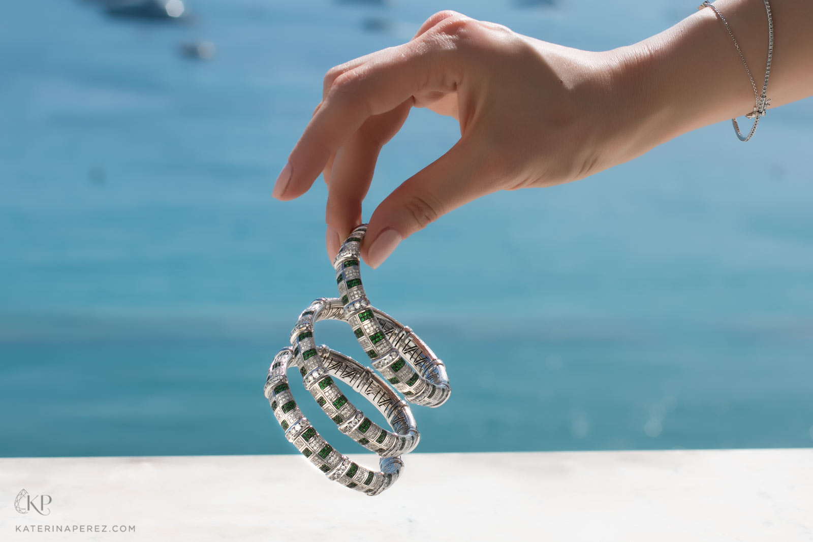  AVAKIAN wrap-around Victory bracelet with tsavorites and diamonds
