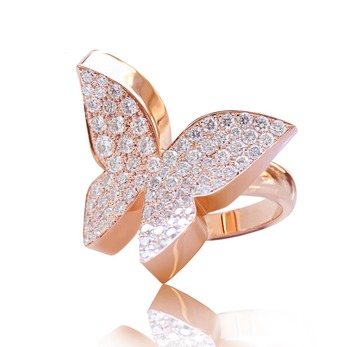 Ring with diamonds in rose gold