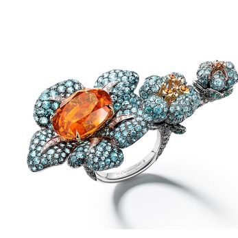 Primavera Flower ring with 13.66ct mandarin garnet, Paraiba tourmalines, emeralds, cognac and colourless diamonds in white and yellow gold