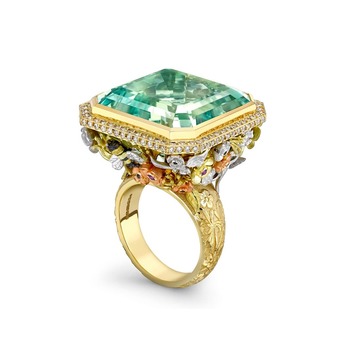 Ring with green beryl , sapphires and diamonds in yellow, white and rose gold