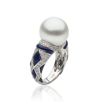 Mediterranean pearl, lapis lazuli and diamond ring