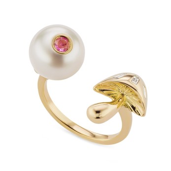 Pearl and mushroom sapphire ring
