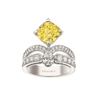 Joséphine Eclat Floral ring in platinum with a cushion-cut fancy intense yellow diamond