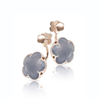 Bon Ton earrings with flower-shaped grey agate cabochons 