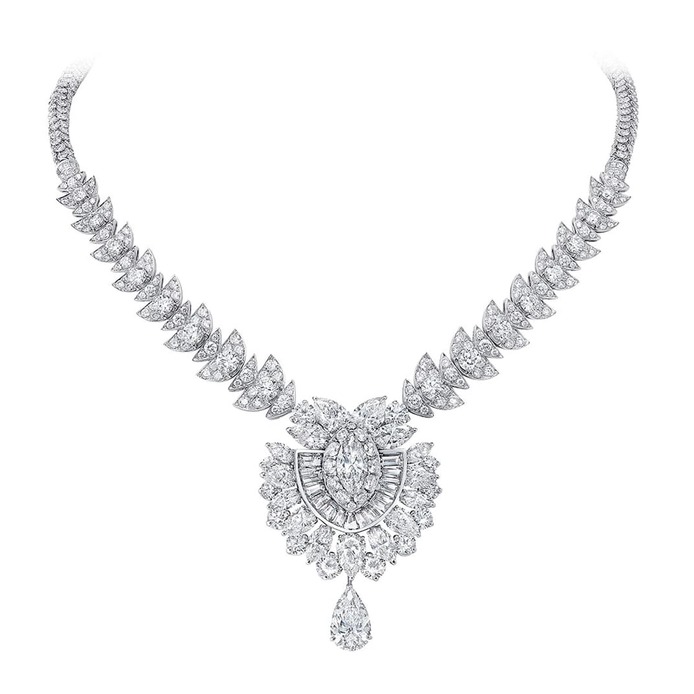 Tribal High Jewellery necklace with 43 carats of diamonds 