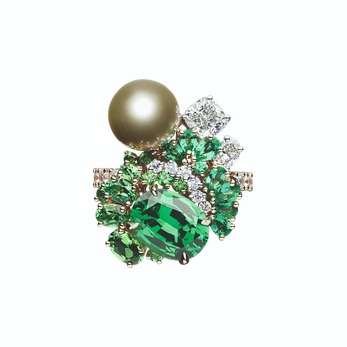 Tie & Dior High Jewellery ring with pearls, diamonds and emeralds 