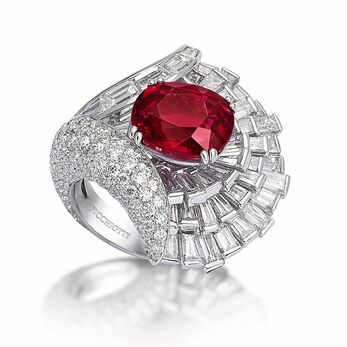 L’Anfiteatro ring with an 8.05 carat oval ruby 