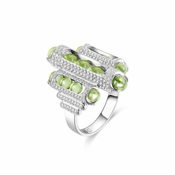 Melody cocktail ring in white gold set with Fuli Gemstones peridots