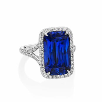 Jamie split band ring with an Ashoka-cut sapphire and diamonds