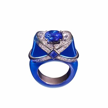 Chalcedony, sapphire and diamond ring 