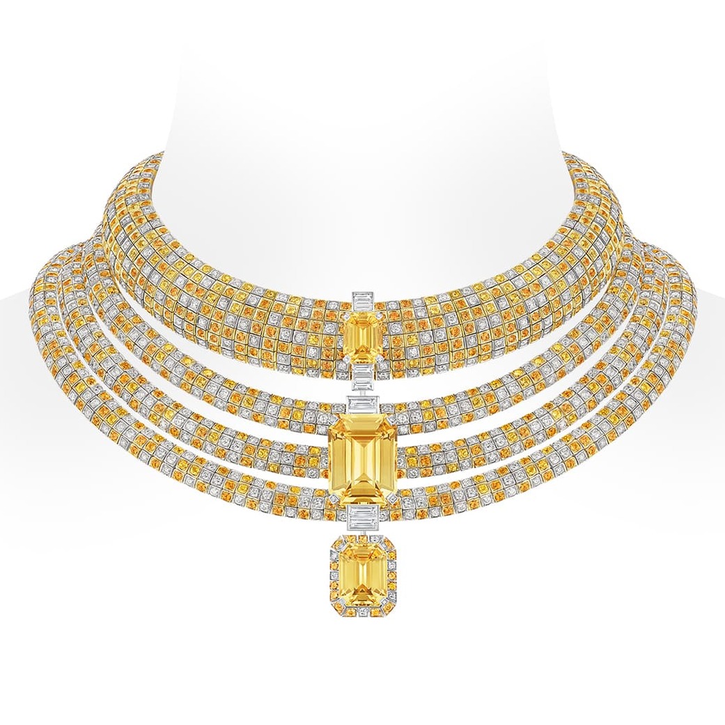 Stellar Times Soleils necklace with three emerald-cut yellow sapphires of 35.38 carats 