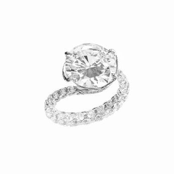 Merveilles Bridal diamond ring in 18k white gold 