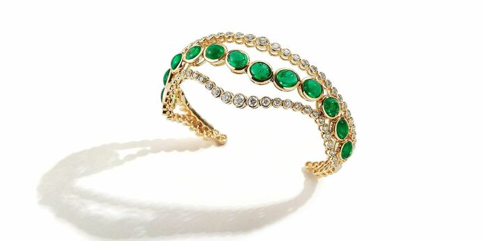 Muzo Colombian emerald and diamond bracelet in 18k yellow gold 