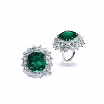 Emerald and diamond ring with 22 carats of cushion-cut Colombian emeralds and a double surround of pear-shaped diamonds