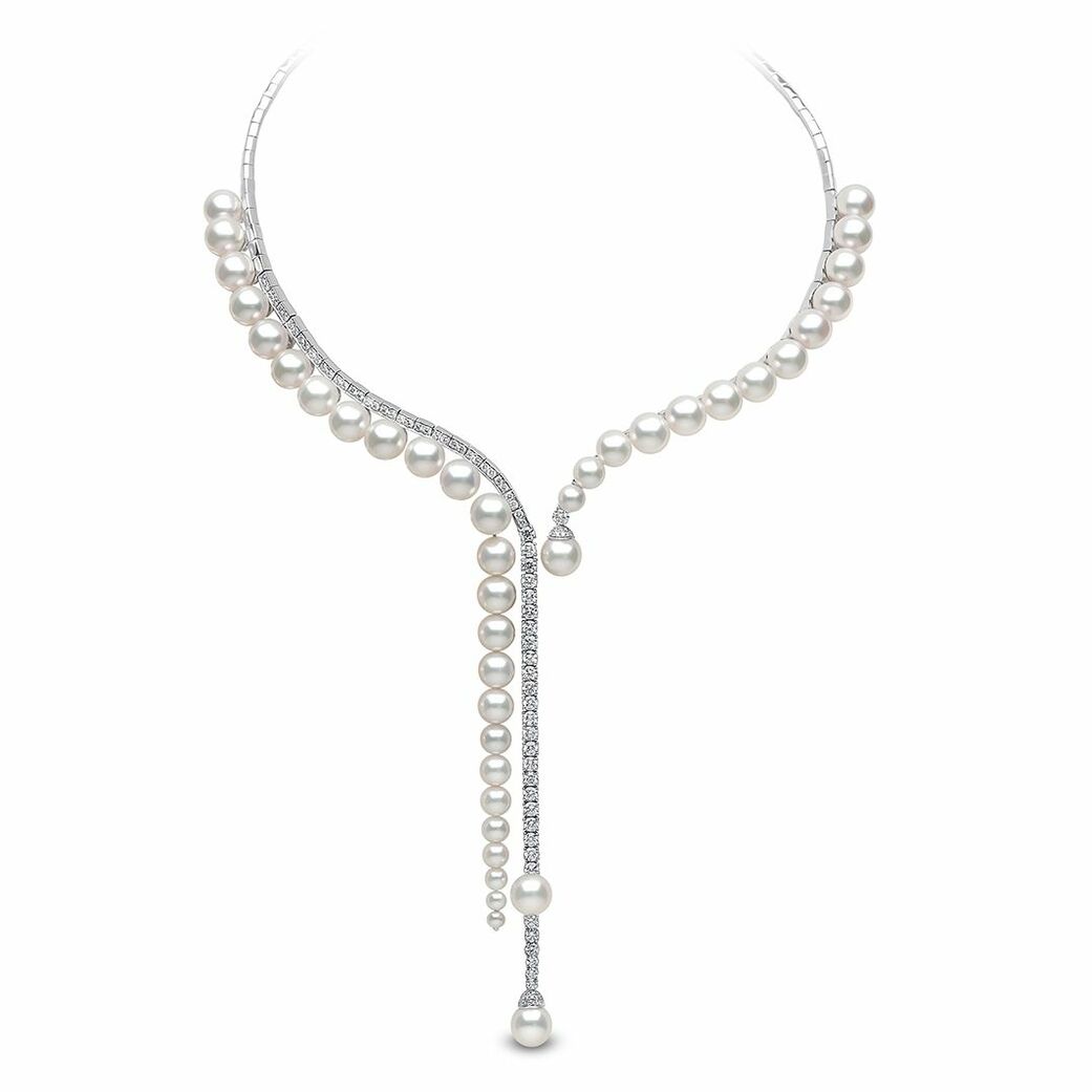 Necklace in pearls and diamonds
