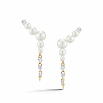 Earrings in gold, pearl and diamond