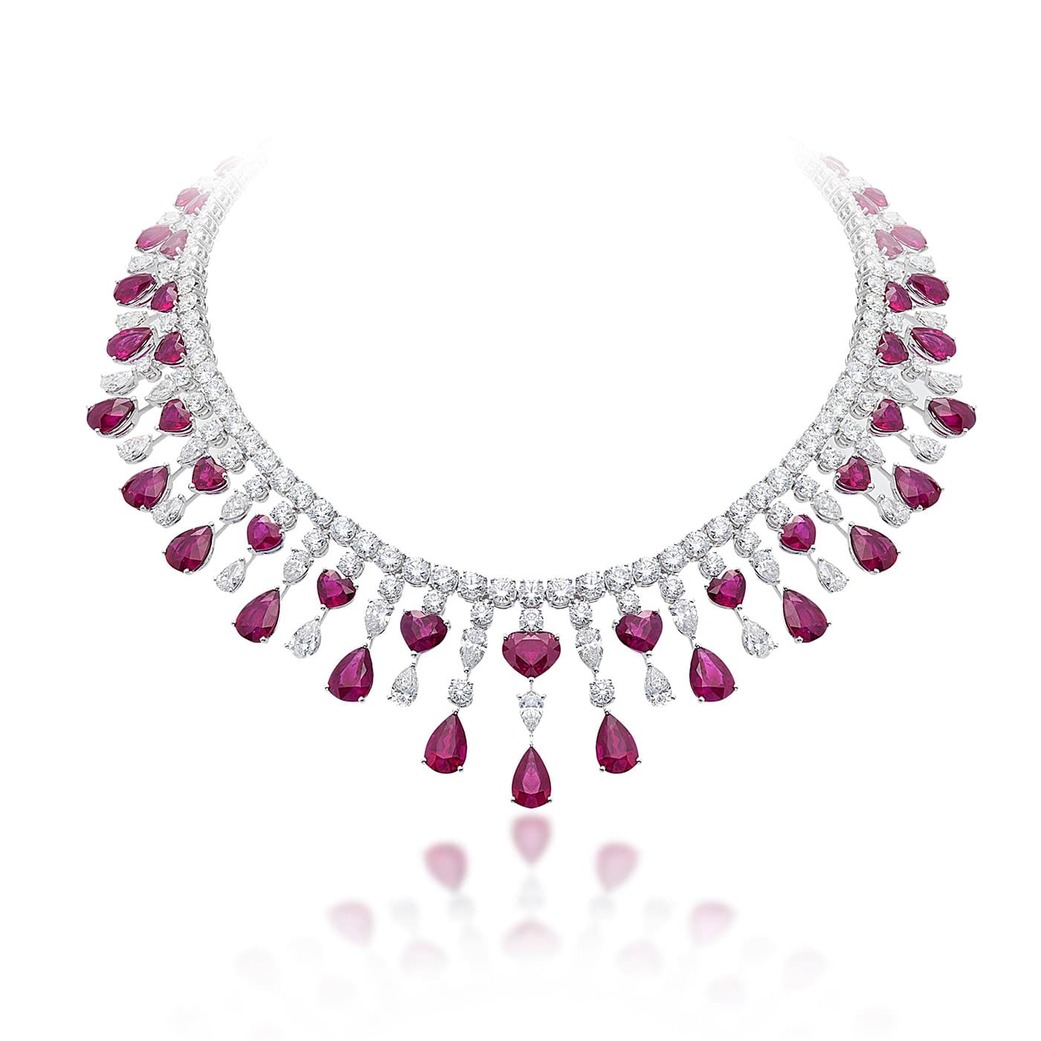Necklace in ruby and diamond