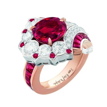 Ravinala ring in gold, rubies and diamonds