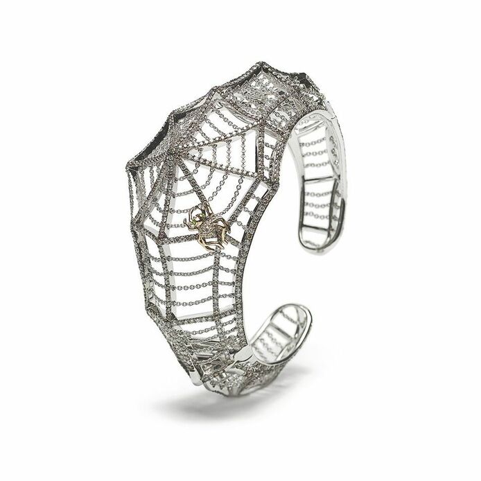 Cobweb ring in white gold and diamonds