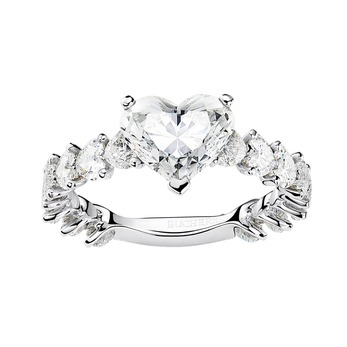 Ring in white gold and diamonds