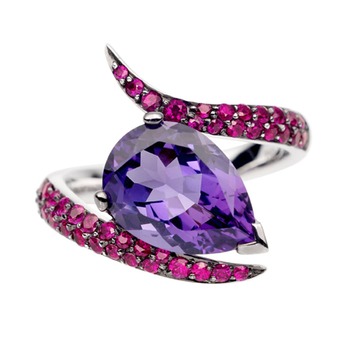 Aurora Ring in white gold amethyst and ruby ring