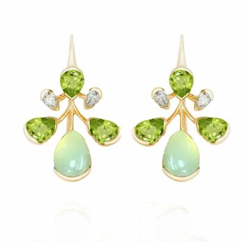 Corolla earrings in gold, diamond and peridot 