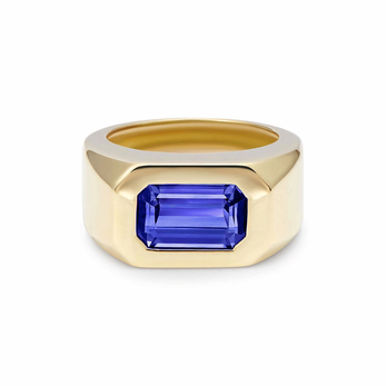 Ring in gold and tanzanite 