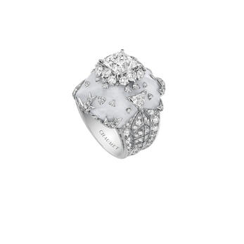 Chaumet Eau d'Hiver ring from Lumieres d'Eau collection set with rock crystal and diamonds