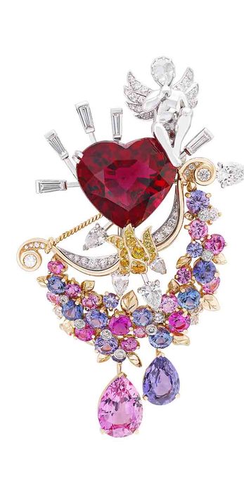 Брошь Van Cleef & Arpels 'Secrets Amoreaux' с рубином, розовыми и пурпурными сапфирами, желтыми и бесцветными бриллиантами