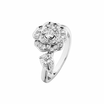 Chanel ring 'Camélia feuille fermé' in diamonds set in 18k white gold
