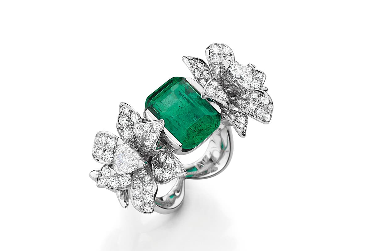 <p>‘Lily’ ring from the ‘Médicis’ collection with 2.82ct emerald and diamonds in 18k white gold</p>